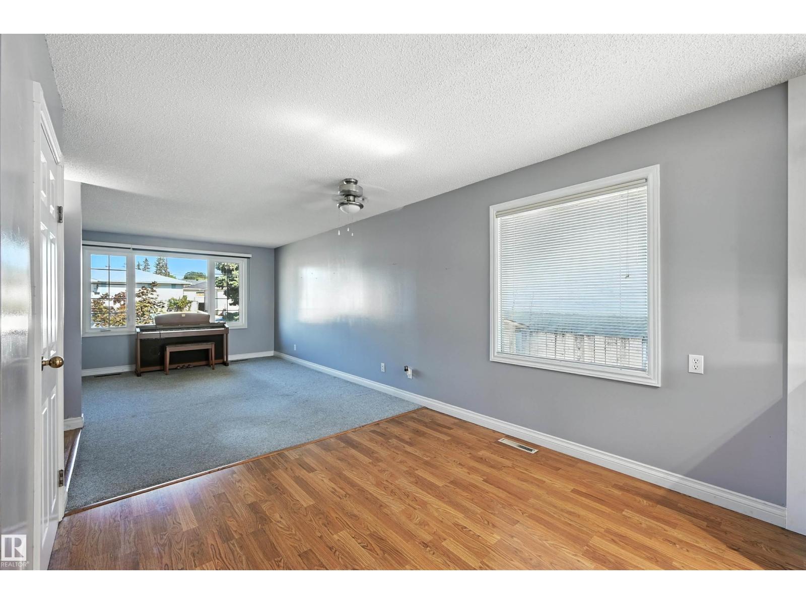 Photo 10 of 5415 141 Av Nw, Edmonton AB