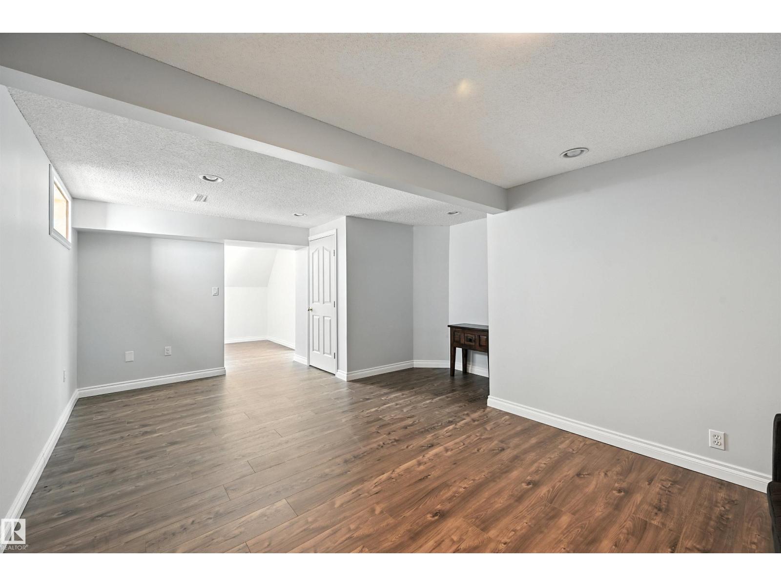 Photo 30 of 5415 141 Av Nw, Edmonton AB