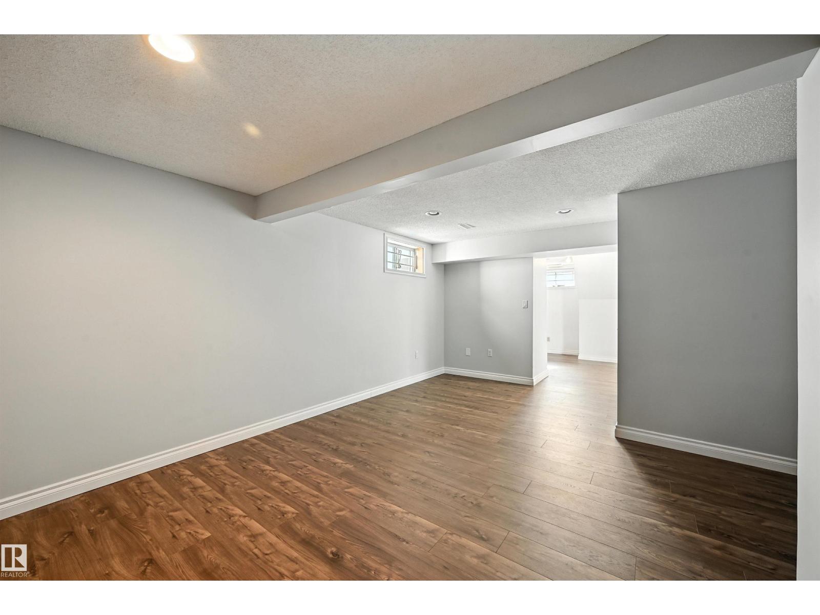 Photo 31 of 5415 141 Av Nw, Edmonton AB