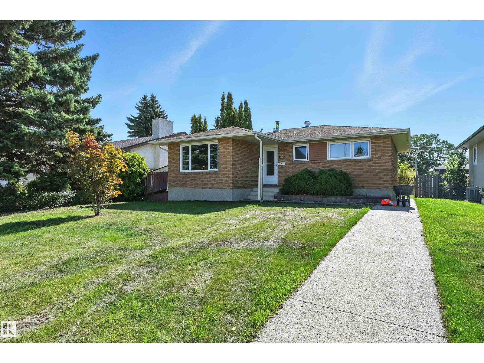 Photo 1 of 5415 141 Av Nw, Edmonton AB