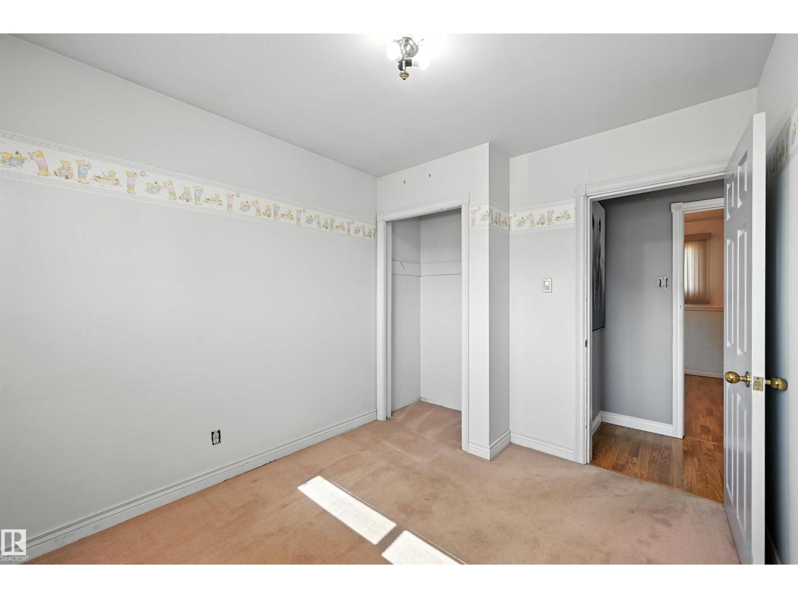 Photo 24 of 5415 141 Av Nw, Edmonton AB