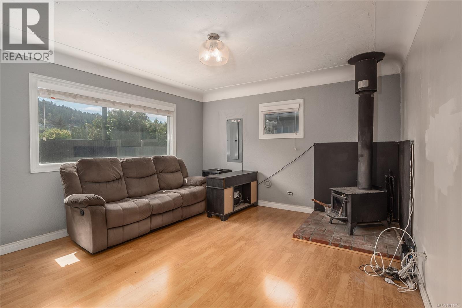 Photo 8 of 2628 Sooke Rd, Langford BC