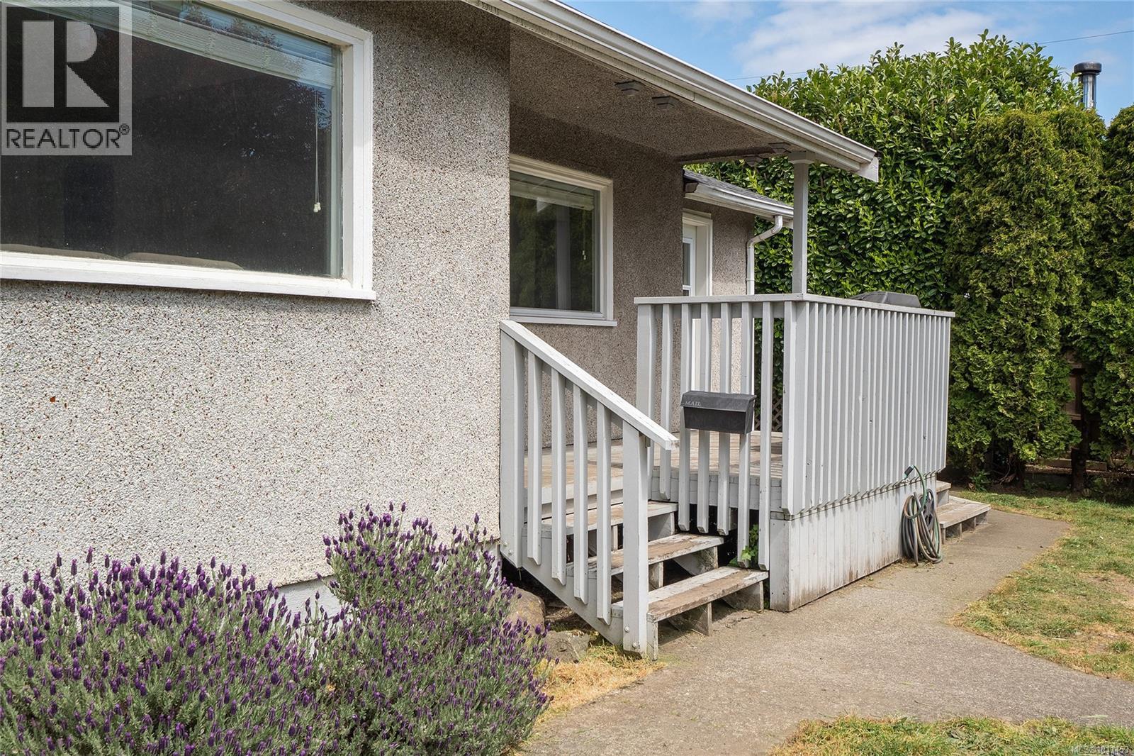 Photo 7 of 2628 Sooke Rd, Langford BC