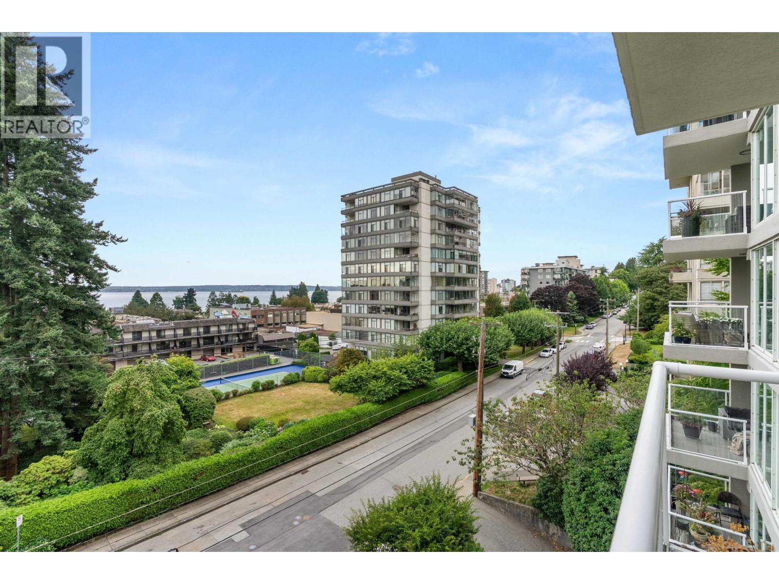 501 1455 DUCHESS AVENUE, West Vancouver