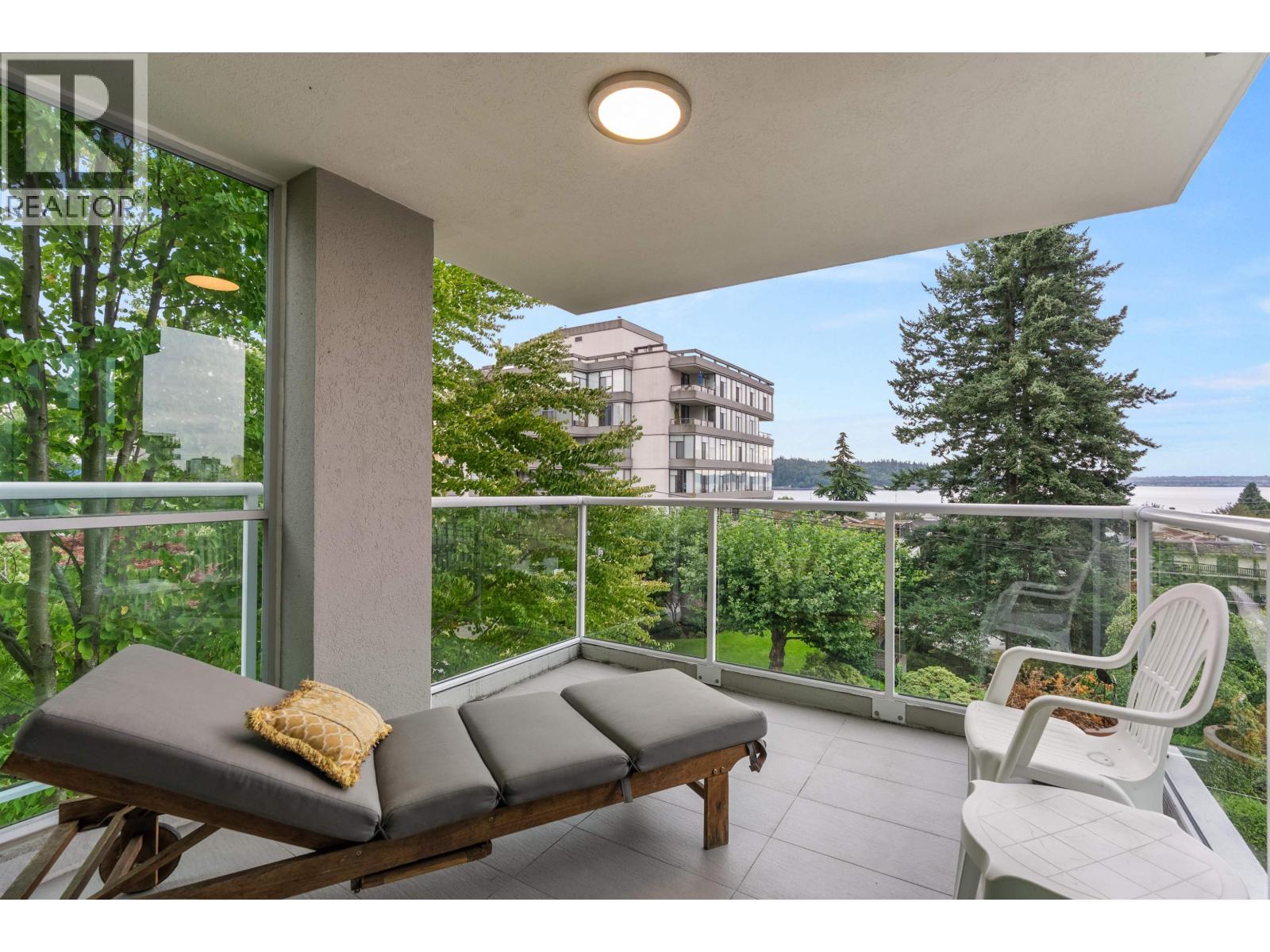 501 1455 DUCHESS AVENUE, West Vancouver