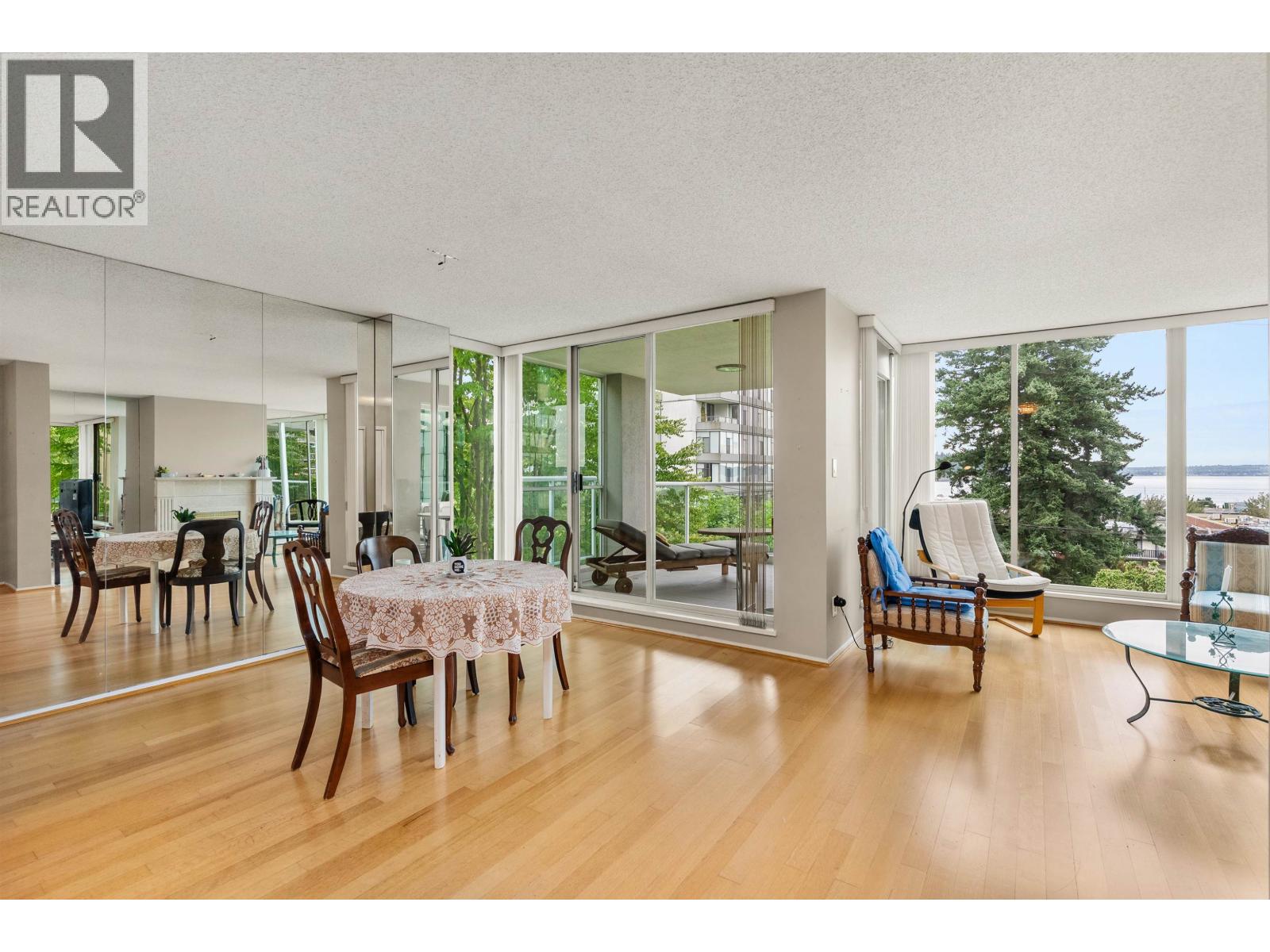 501 1455 DUCHESS AVENUE, West Vancouver