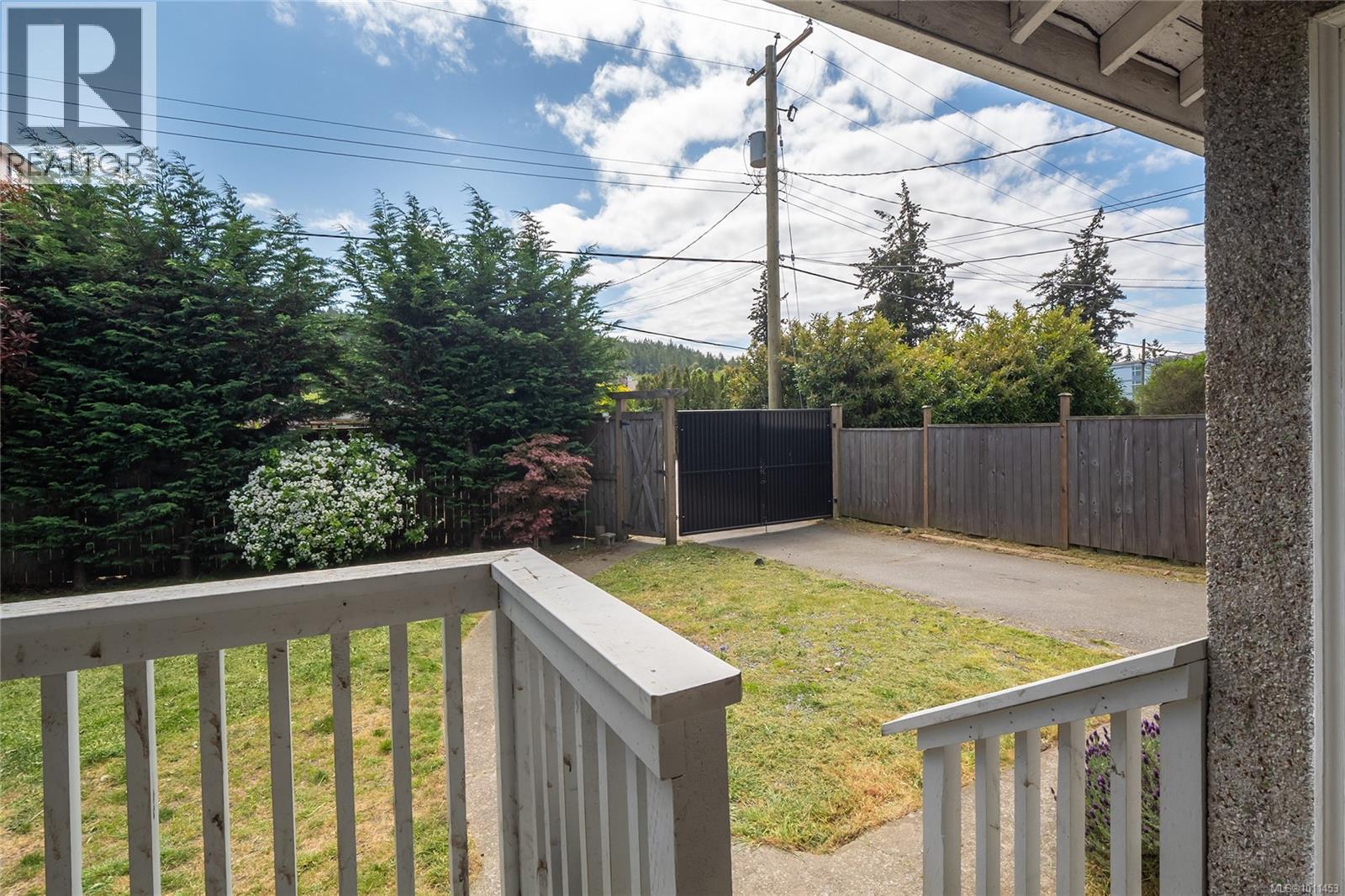 Photo 20 of 2628 Sooke Rd, Langford BC