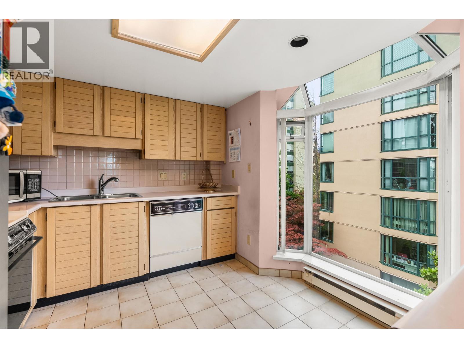 501 1455 DUCHESS AVENUE, West Vancouver