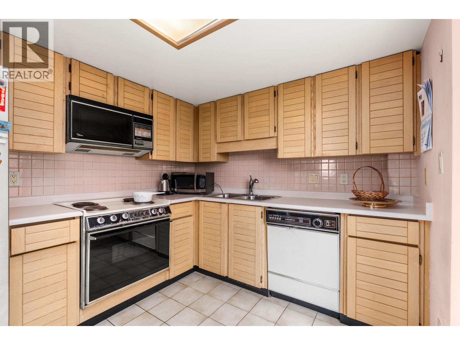 501 1455 DUCHESS AVENUE, West Vancouver