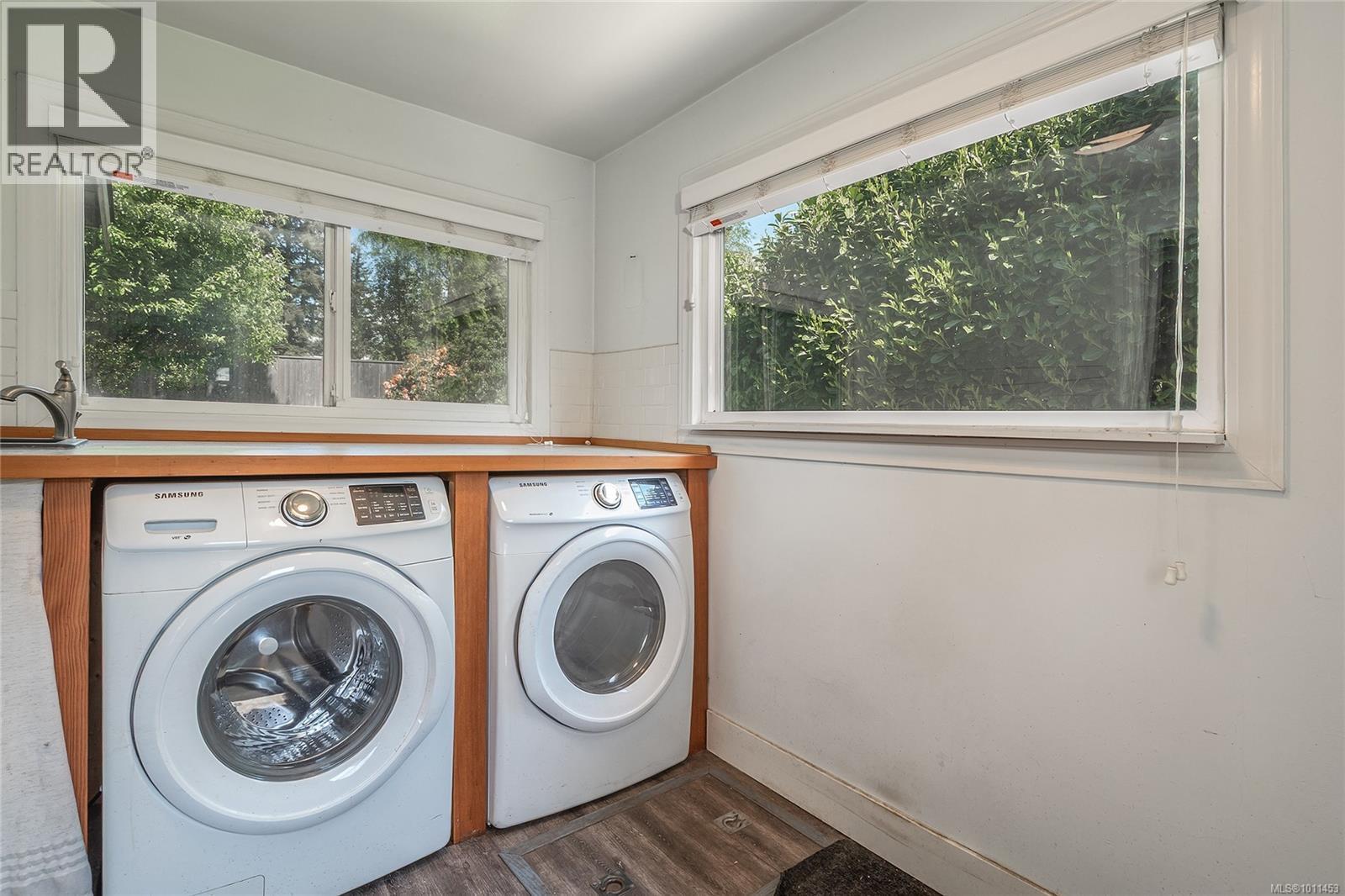 Photo 13 of 2628 Sooke Rd, Langford BC