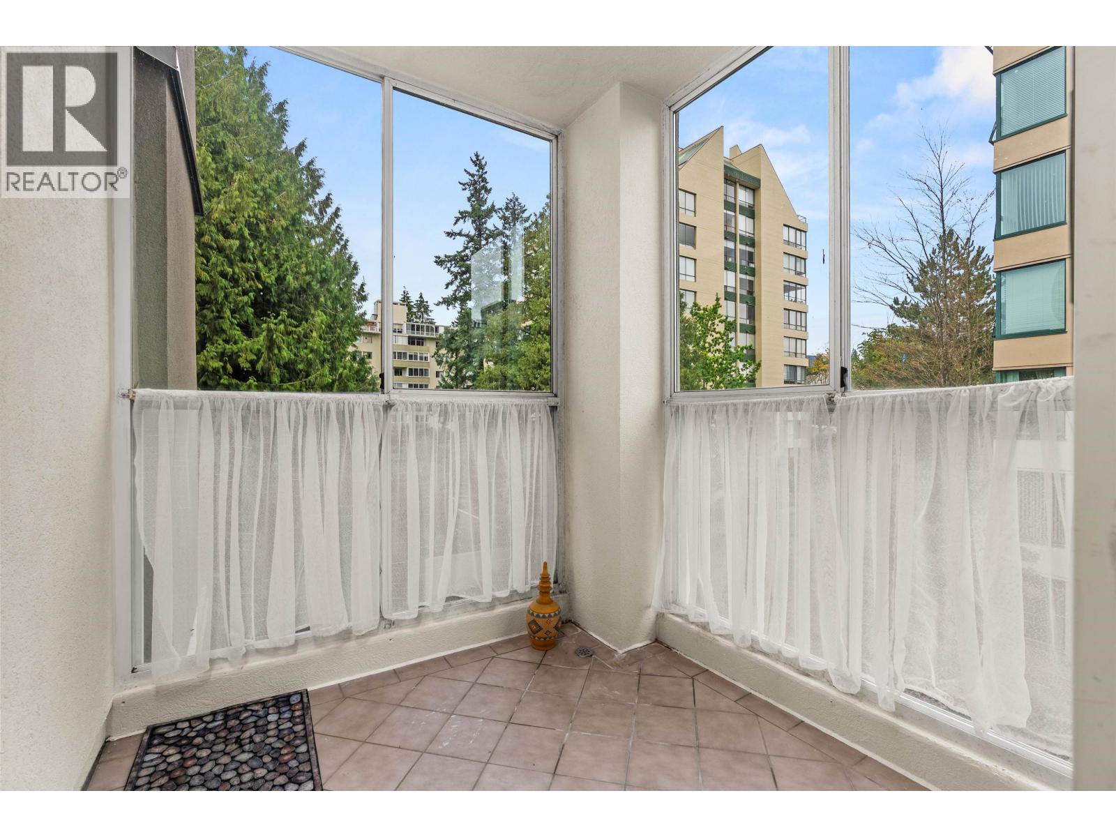 501 1455 DUCHESS AVENUE, West Vancouver