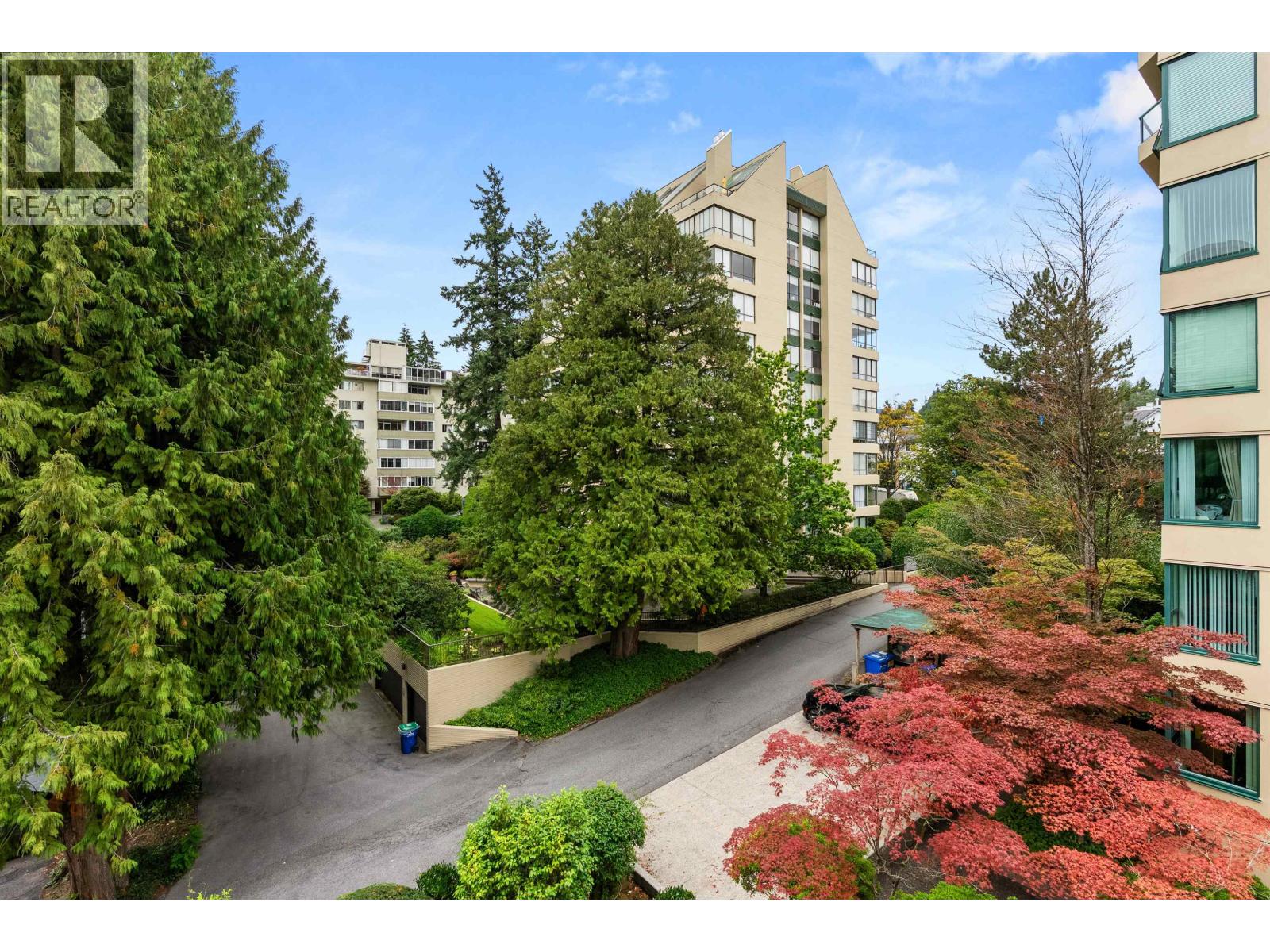 501 1455 DUCHESS AVENUE, West Vancouver