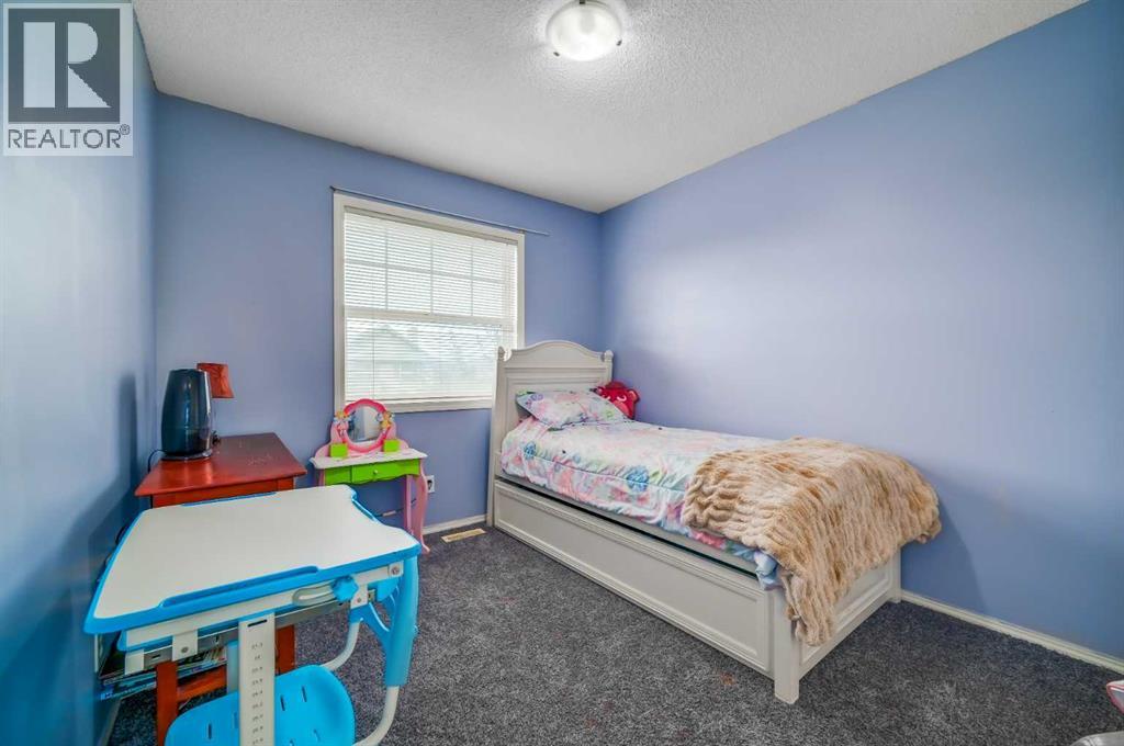 Photo 18 of 143 Cranberry Way Se, Calgary AB