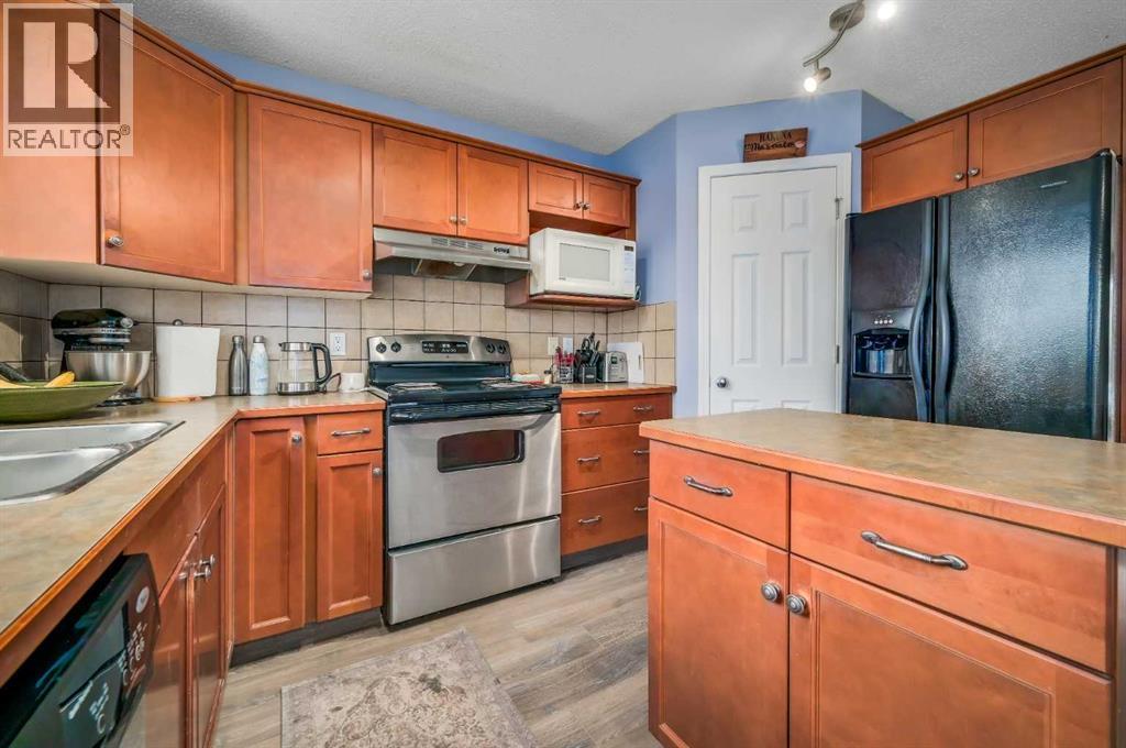 Photo 8 of 143 Cranberry Way Se, Calgary AB