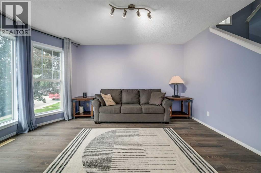 Photo 4 of 143 Cranberry Way Se, Calgary AB