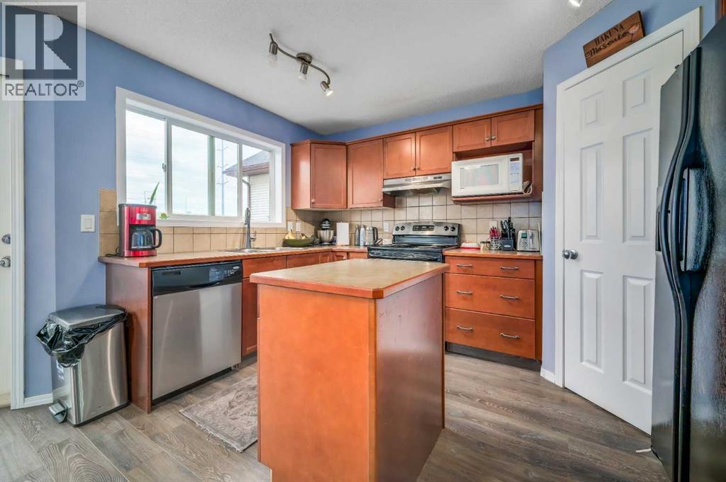 Photo 7 of 143 Cranberry Way Se, Calgary AB