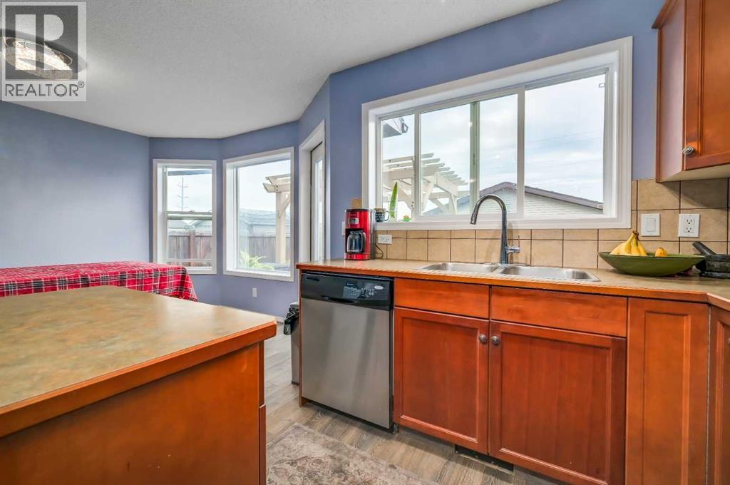 Photo 9 of 143 Cranberry Way Se, Calgary AB