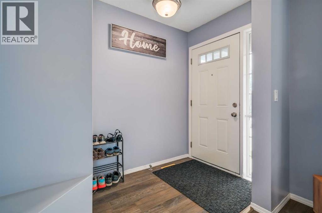 Photo 3 of 143 Cranberry Way Se, Calgary AB