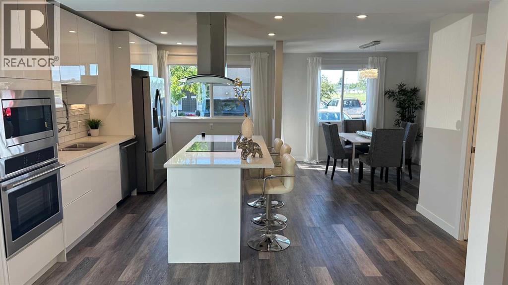 Single Family House for Sale in    Avenue NW Bowness Calgary 