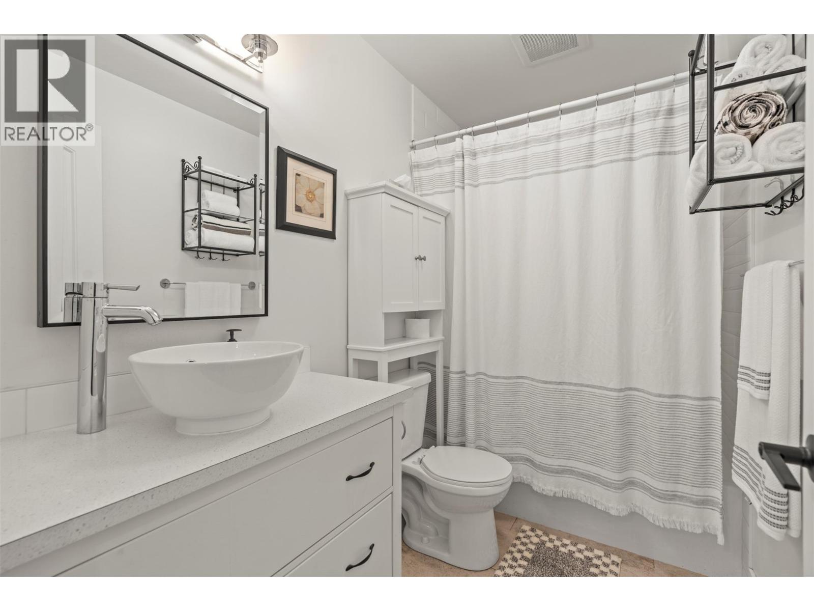 Photo 20 of 2209 Rosedale Avenue, Armstrong BC