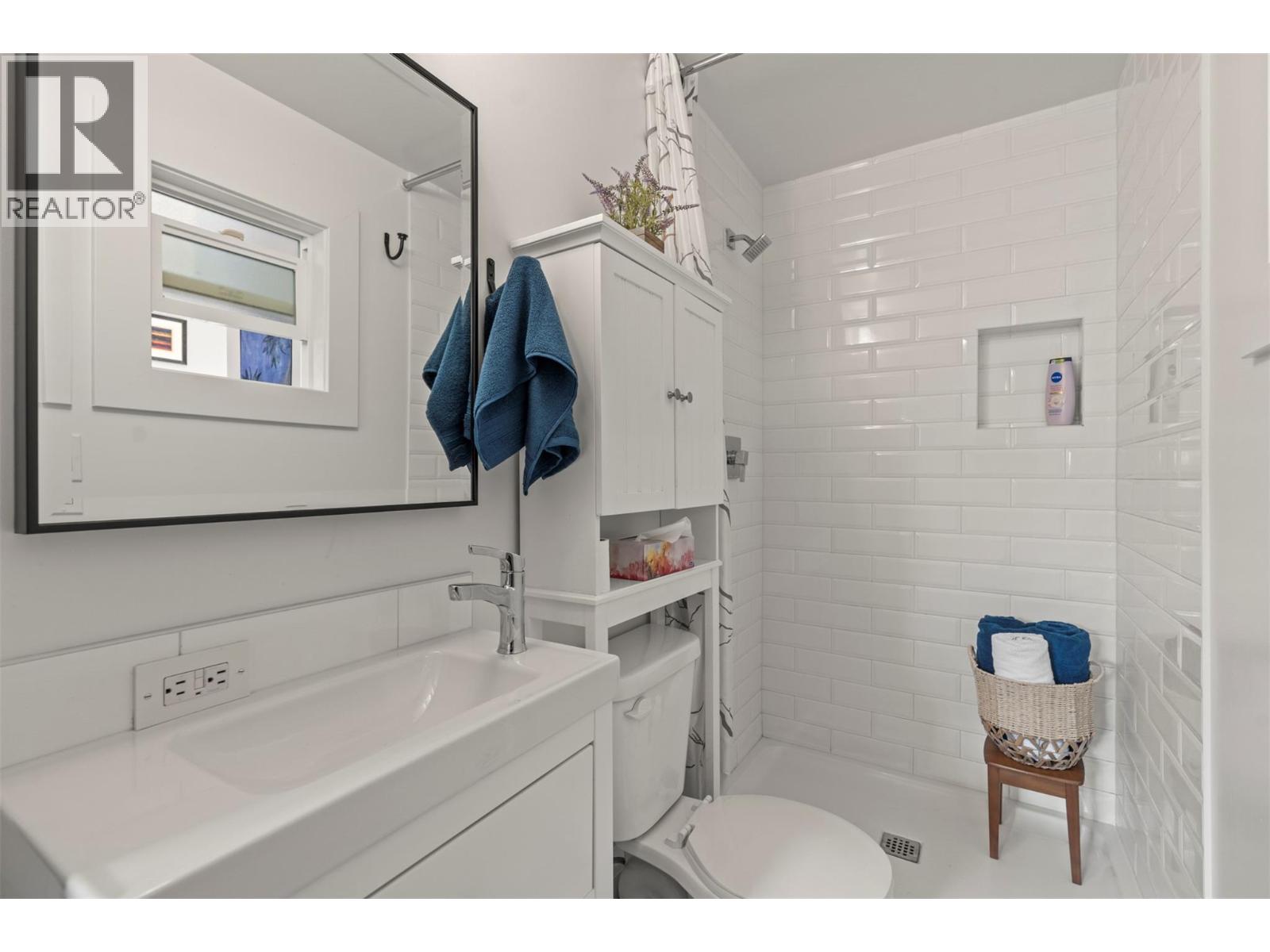 Photo 23 of 2209 Rosedale Avenue, Armstrong BC