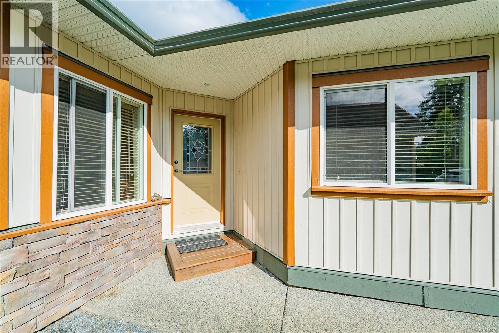 Photo 3 of 2405 Brandon Way, Nanaimo BC
