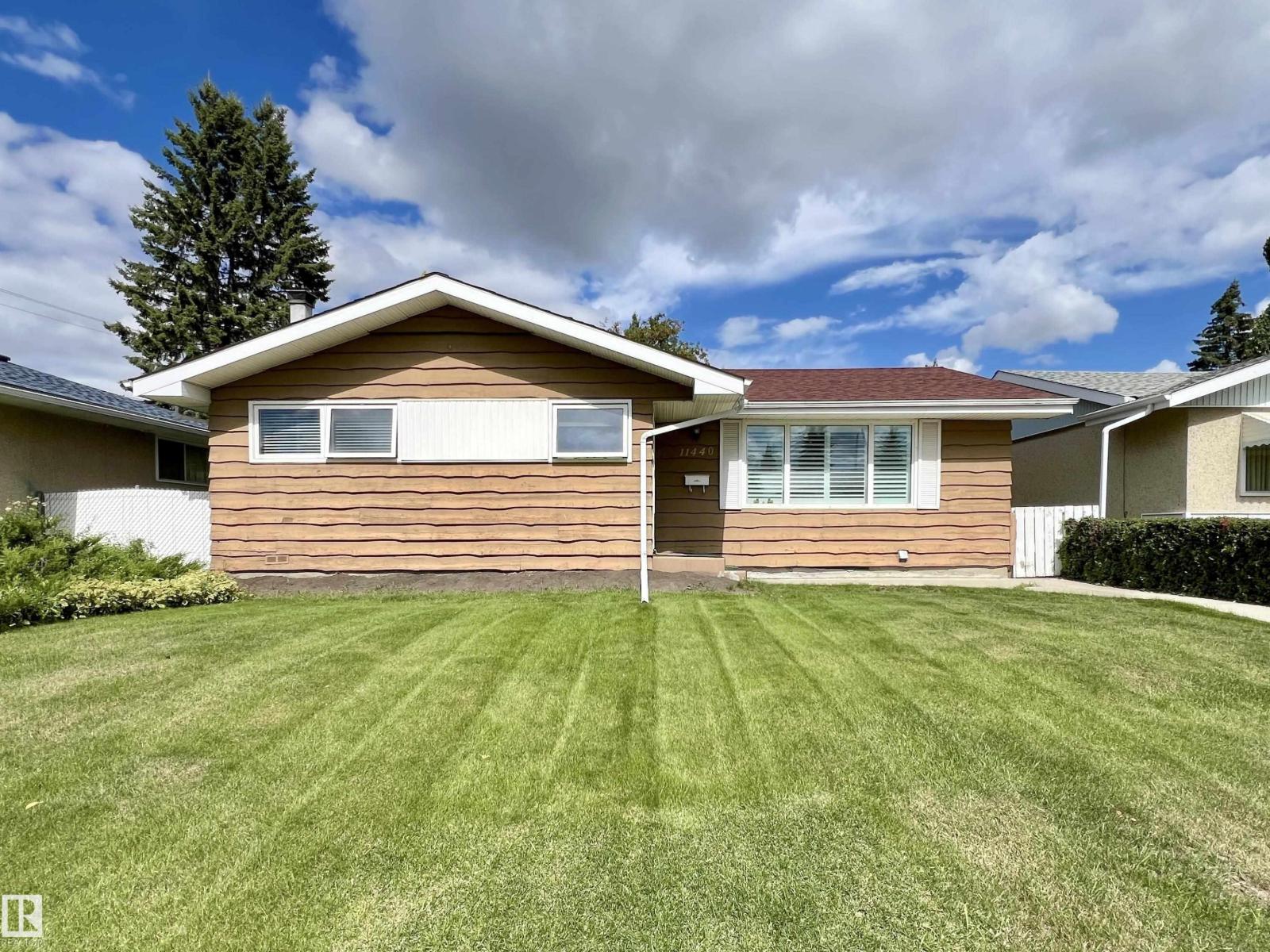 Photo 1 of 11440 Malmo Rd Nw, Edmonton AB