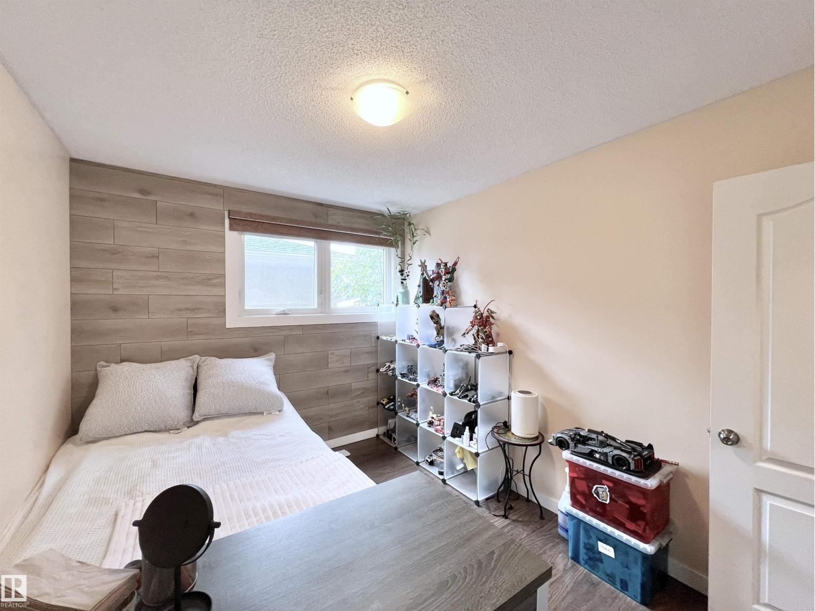 Photo 21 of 11440 Malmo Rd Nw, Edmonton AB
