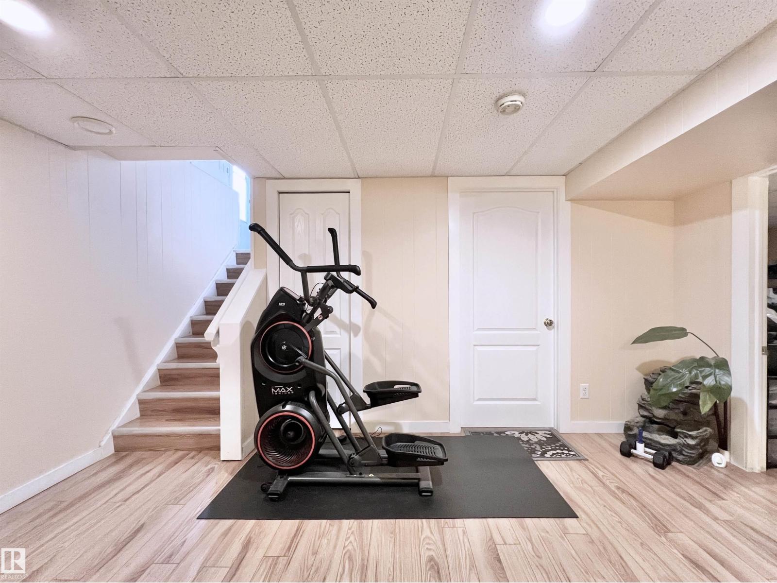 Photo 27 of 11440 Malmo Rd Nw, Edmonton AB