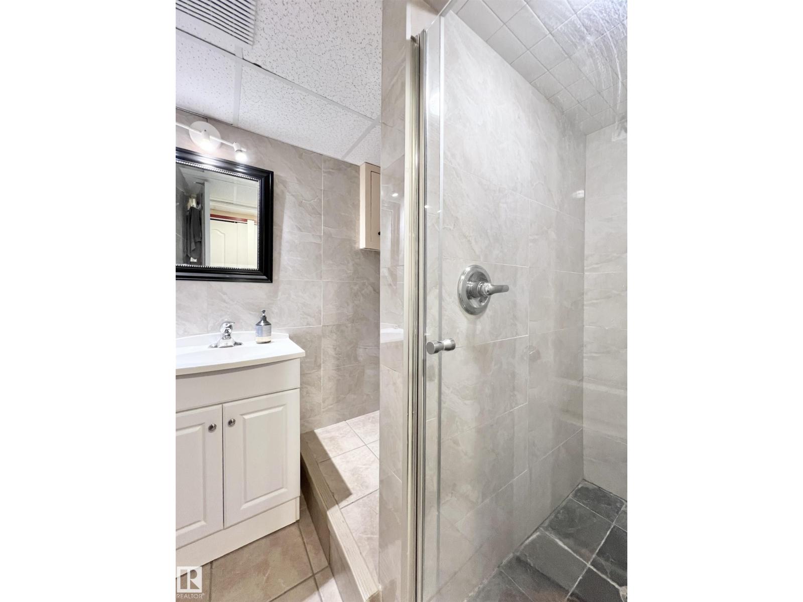 Photo 33 of 11440 Malmo Rd Nw, Edmonton AB