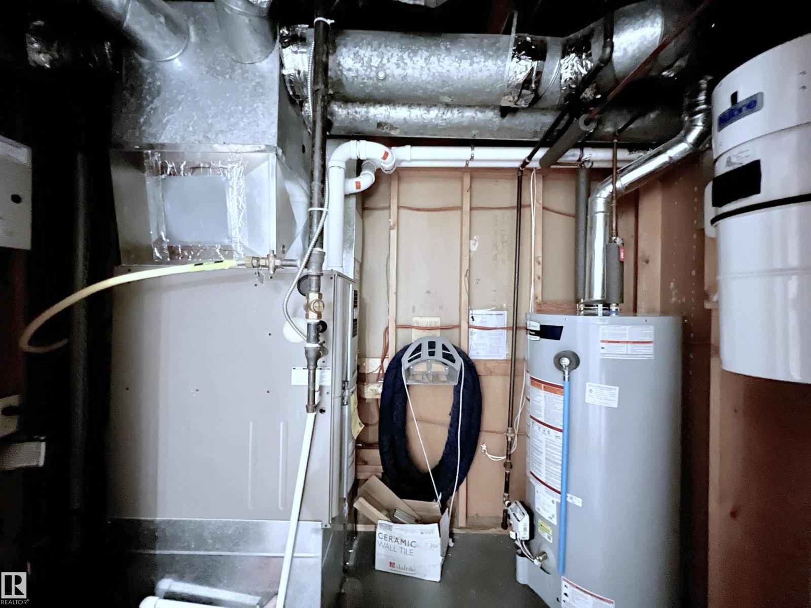 Photo 34 of 11440 Malmo Rd Nw, Edmonton AB