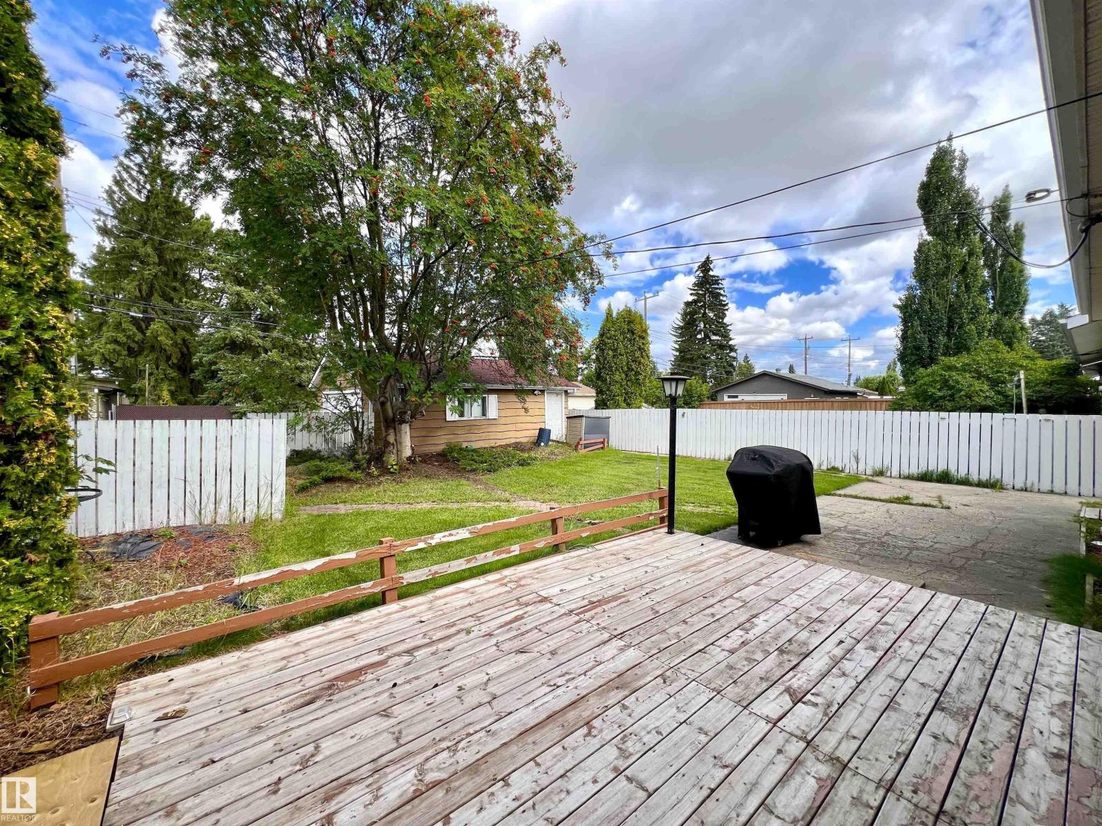 Photo 38 of 11440 Malmo Rd Nw, Edmonton AB
