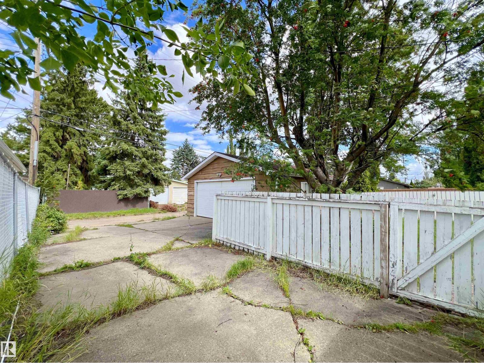 Photo 43 of 11440 Malmo Rd Nw, Edmonton AB