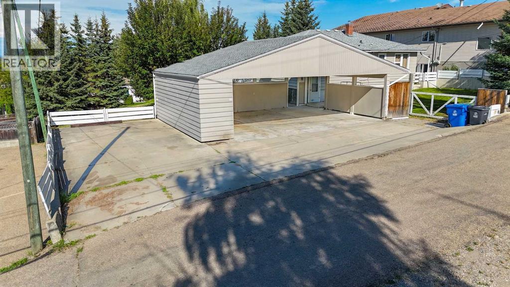 Photo 11 of 5015 51 Street, Rocky Mountain House AB