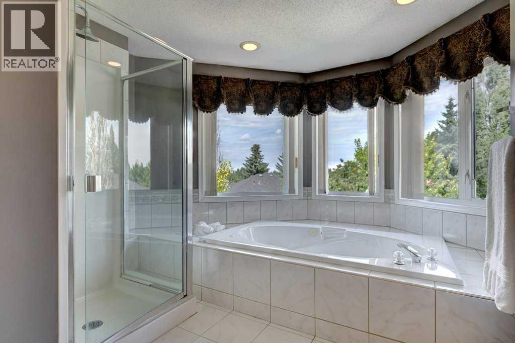 Single Family House for Sale in  Douglasdale Boulevard SE Douglasdale/Glen Calgary 