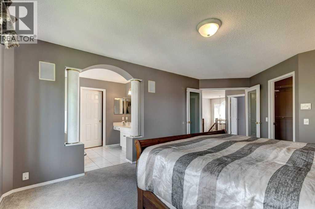 Single Family House for Sale in  Douglasdale Boulevard SE Douglasdale/Glen Calgary 