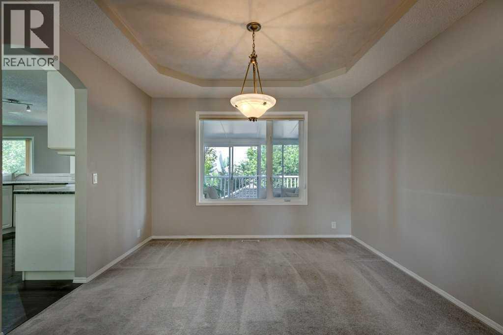 Single Family House for Sale in  Douglasdale Boulevard SE Douglasdale/Glen Calgary 