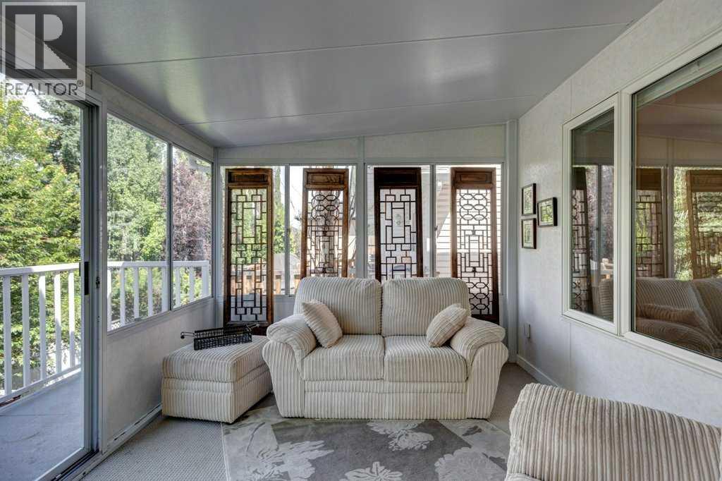 Single Family House for Sale in  Douglasdale Boulevard SE Douglasdale/Glen Calgary 