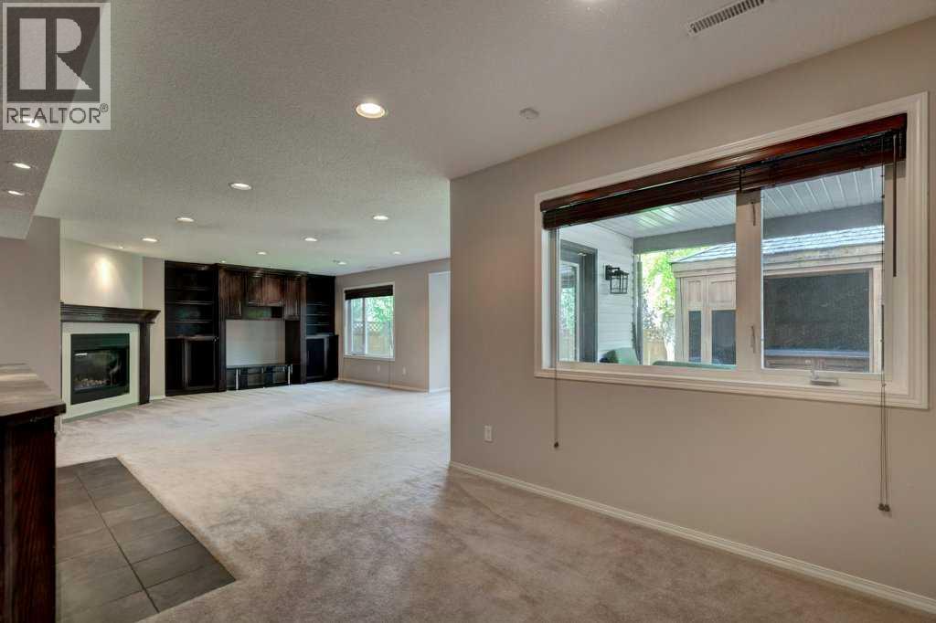 Single Family House for Sale in  Douglasdale Boulevard SE Douglasdale/Glen Calgary 