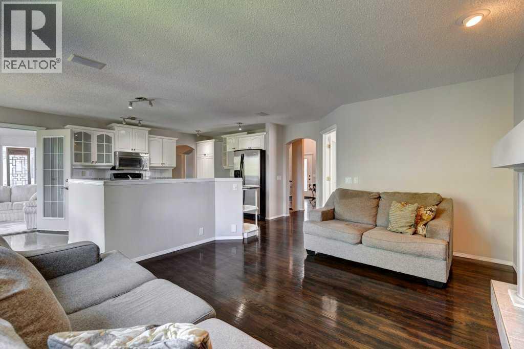 Single Family House for Sale in  Douglasdale Boulevard SE Douglasdale/Glen Calgary 