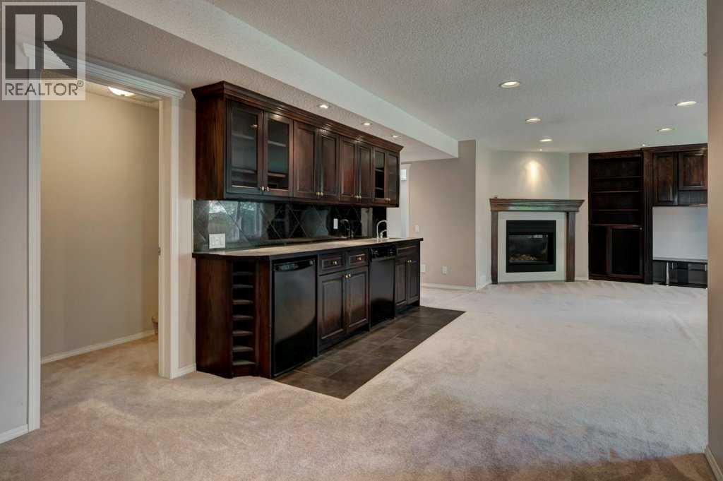 Single Family House for Sale in  Douglasdale Boulevard SE Douglasdale/Glen Calgary 