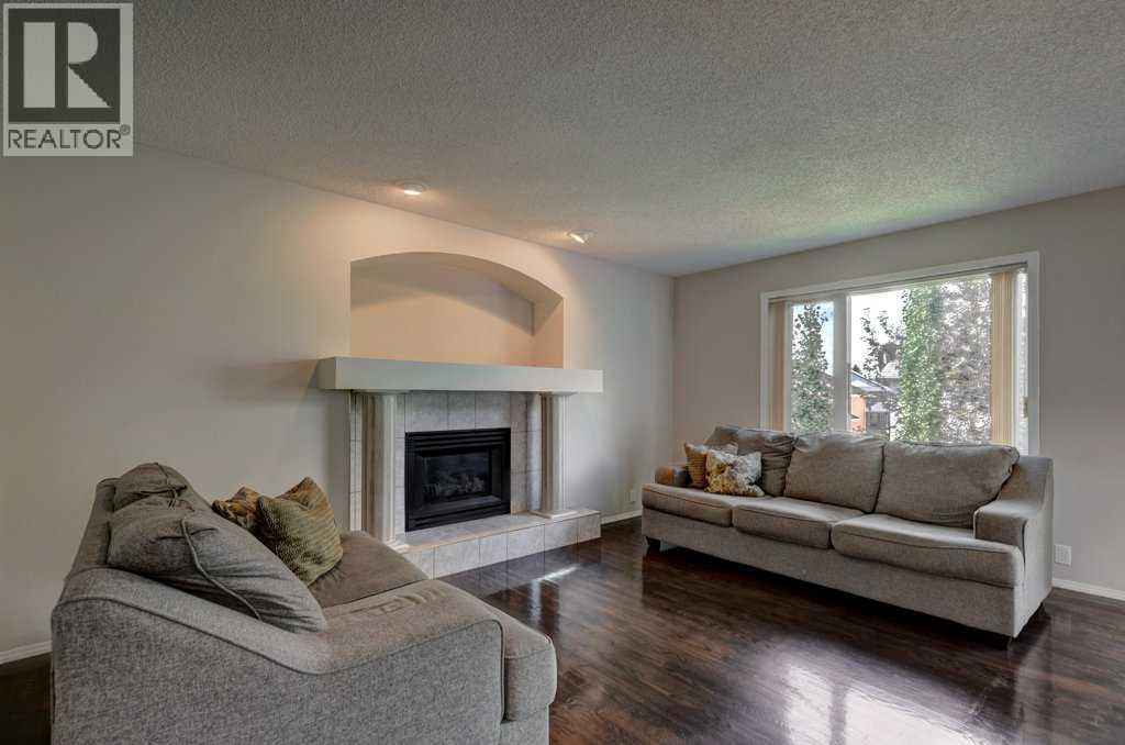 Single Family House for Sale in  Douglasdale Boulevard SE Douglasdale/Glen Calgary 