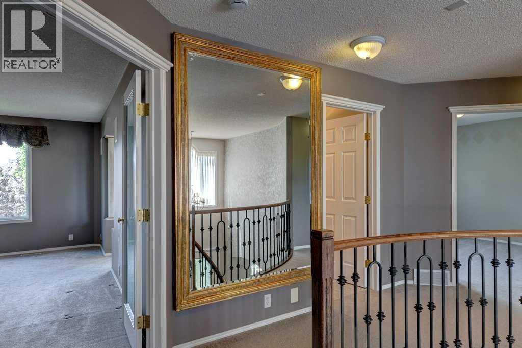 Single Family House for Sale in  Douglasdale Boulevard SE Douglasdale/Glen Calgary 