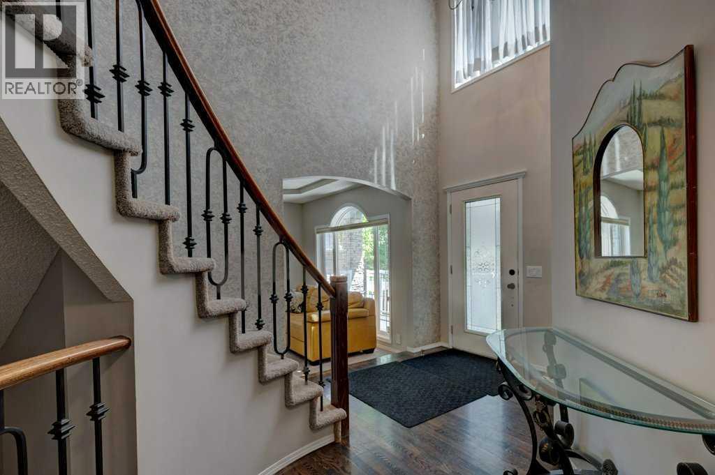 Single Family House for Sale in  Douglasdale Boulevard SE Douglasdale/Glen Calgary 