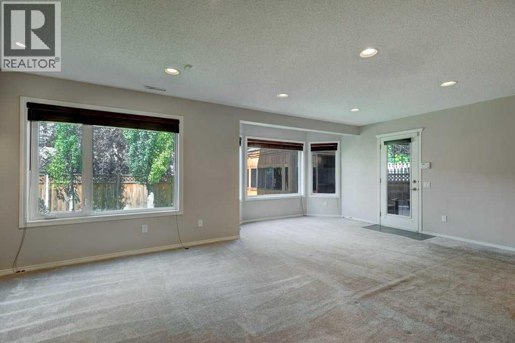Single Family House for Sale in  Douglasdale Boulevard SE Douglasdale/Glen Calgary 