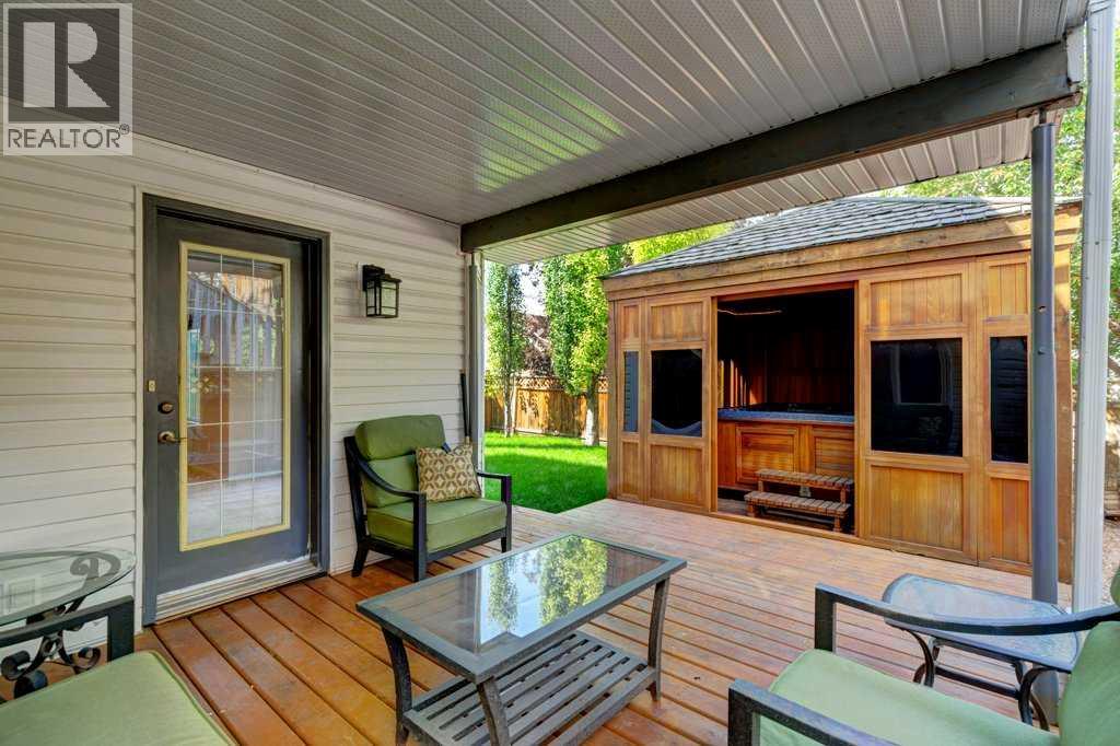 Single Family House for Sale in  Douglasdale Boulevard SE Douglasdale/Glen Calgary 