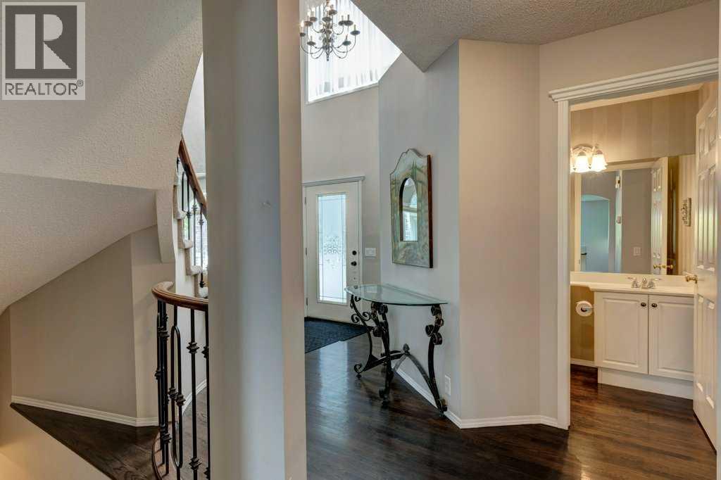Single Family House for Sale in  Douglasdale Boulevard SE Douglasdale/Glen Calgary 