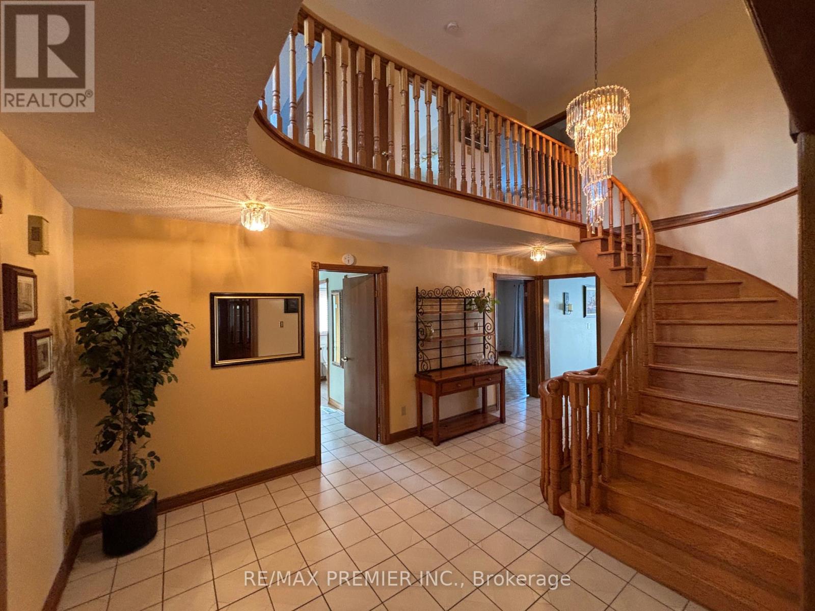 Photo 10 of 160 Fiori Drive, Vaughan ON