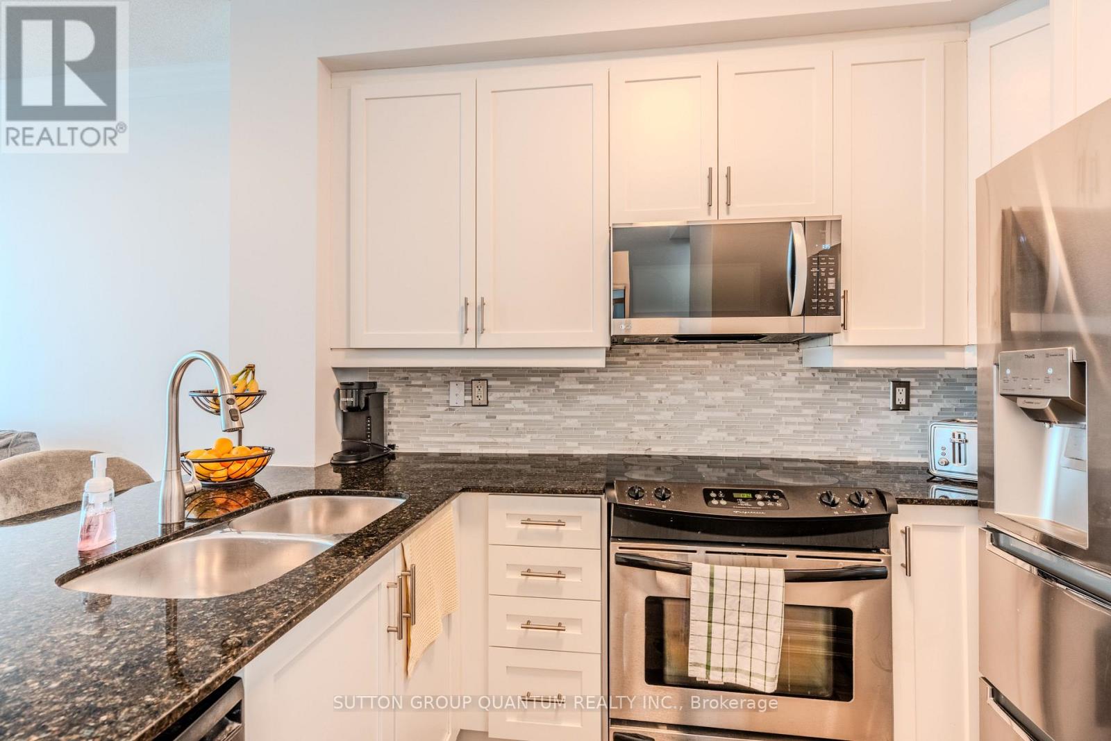 Photo 6 of 706 2087 Lake Shore Boulevard W, Toronto ON