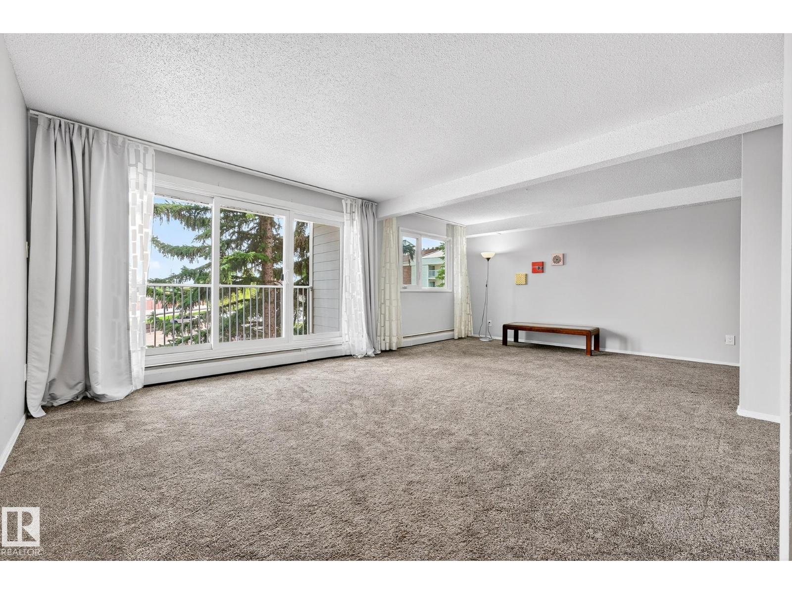 Photo 15 of 305 4404 122 St Nw, Edmonton AB